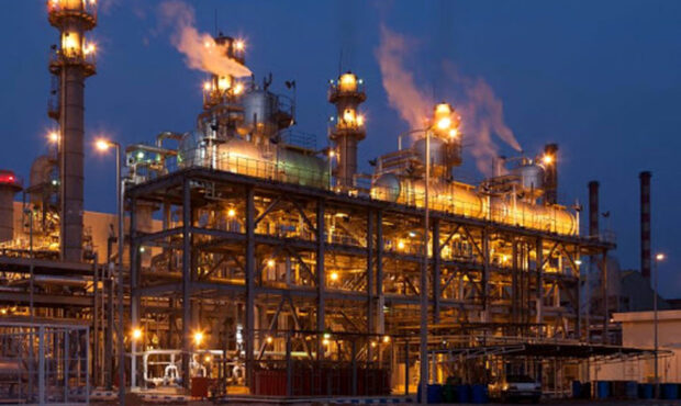 دستیابی به بازارهای جدید نفتی با توسعه رویکرد پالایشگاه‌داری فراسرزمینی