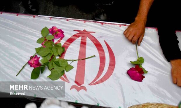 کرمان، پیکر شهید مدافع امنیت زاهدان را درآغوش کشید