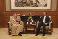 وزرای خارجه ایران و عربستان در چین دیدار وگفتگو کردند