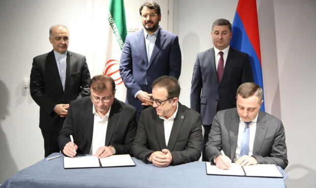 امضای قراداد ساخت پروژه راهسازی در ارمنستان توسط شرکت‌های ایرانی