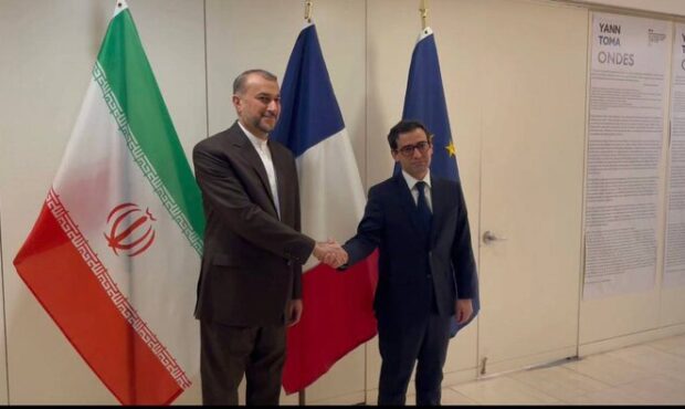 دیدار و گفت‌وگوی وزرای امور خارجه ایران و فرانسه