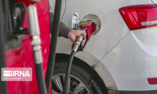 بیش از۶۰ لیتر سهمیه بنزین اول اردیبهشت شارژ می‌شود