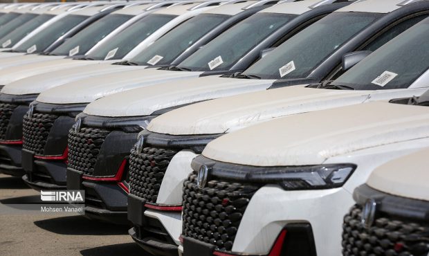 آیین‌نامه واردات خودروهای مدل بالای ۲۰۱۹، قیمت‌ خودروها را کاهش داد