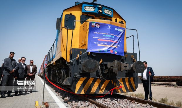 راه‌اندازی قطار کانتینری دوسربار ایران- چین؛ ارتقای جایگاه ترانزیتی و تسهیل در تجارت