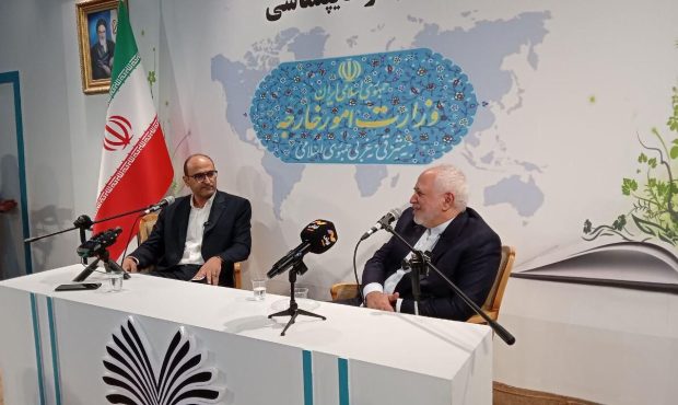 ظریف: دیپلماسی نیاز به صبر دارد/ باید پشت تیم مذاکرهکننده بایستیم ظریف: دیپلماسی نیاز به صبر دارد/ باید پشت تیم مذاکرهکننده بایستیم