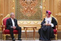 تحکیم روابط دوجانبه، گسترش شراکت اقتصادی، حمایت از آتش‌بس در غزه و قدردانی از نقش عمان در مذاکرات هسته‌ای