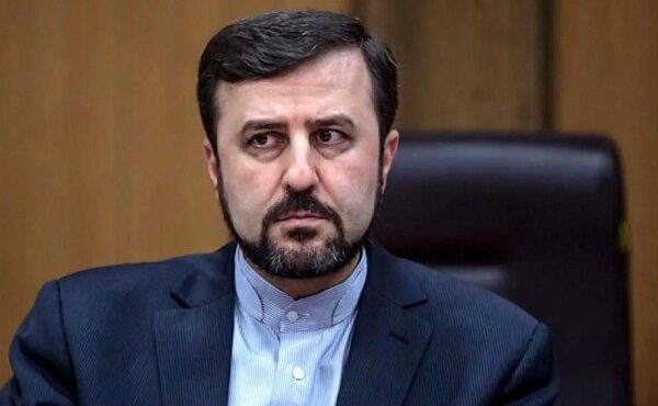 حق غنی سازی خط قرمز قطعی ماست! توقف در آن پذیرفته نمی شود حق غنی سازی خط قرمز قطعی ماست! توقف در آن پذیرفته نمی شود