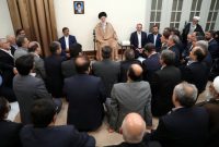 رهبر انقلاب: شرط مبارزه با فساد، دور بودن مسئولان از عوامل فسادزا است
