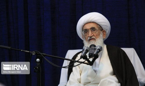 هرگونه تعرض و تهدید به رهبری و مرجعیت شیعه حکم محارب دارد
