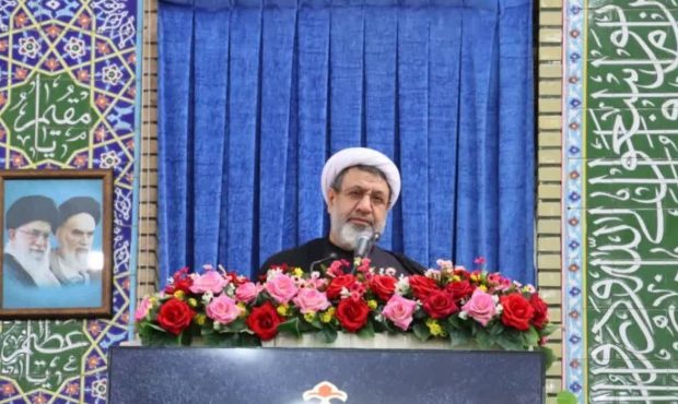 امام جمعه کرمان: آمریکا سیلی محکمی از ملت ایران خورد امام جمعه کرمان: آمریکا سیلی محکمی از ملت ایران خورد