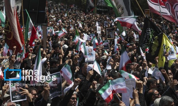 همبستگی ملی برای تشییع قهرمانان وطن همبستگی ملی برای تشییع قهرمانان وطن