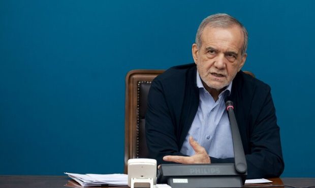 پزشکیان: امنیت را باید مردمیسازی کرد پزشکیان: امنیت را باید مردمیسازی کرد