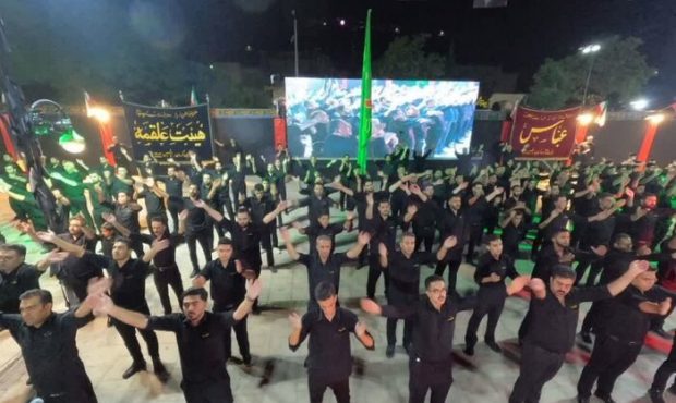 اجتماع هیاتهای عزاداری در میدان ارگ کرمان با همراهی مردم+ تصاویر اجتماع هیاتهای عزاداری در میدان ارگ کرمان با همراهی مردم+ تصاویر