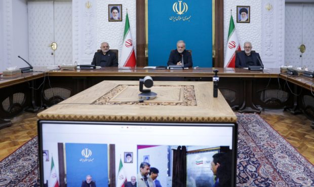 افتتاح فاز نخست نیروگاه خورشیدی «آفتاب شرق» فولاد مبارکه اصفهان افتتاح فاز نخست نیروگاه خورشیدی «آفتاب شرق» فولاد مبارکه اصفهان