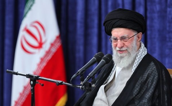 وظیفه همه حفظ این اتحاد ملی است/ چه در میدان دیپلماسی و چه در میدان نظامی با دست پُر وارد خواهیم شد وظیفه همه حفظ این اتحاد ملی است/ چه در میدان دیپلماسی و چه در میدان نظامی با دست پُر وارد خواهیم شد