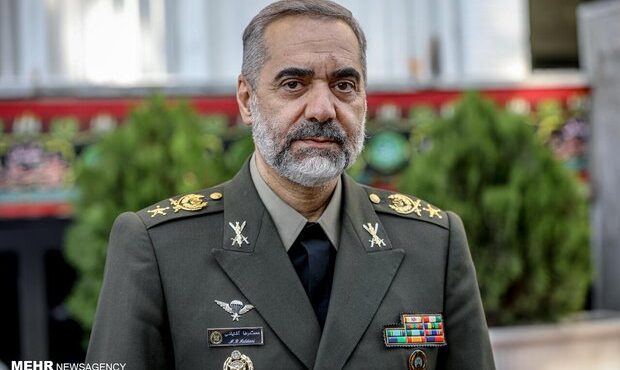 امیر آشتیانی: هیچ نیرویی نمیتواند مقابل نیروهای مسلح ایران بایستد امیر آشتیانی: هیچ نیرویی نمیتواند مقابل نیروهای مسلح ایران بایستد