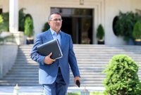 فعلاً تغییری در ساعات اداری نداریم