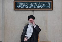 مردم از خدمتگزاران از جمله رئیس‌جمهور که پر کار، پر تلاش و پیگیر است حمایت کنند