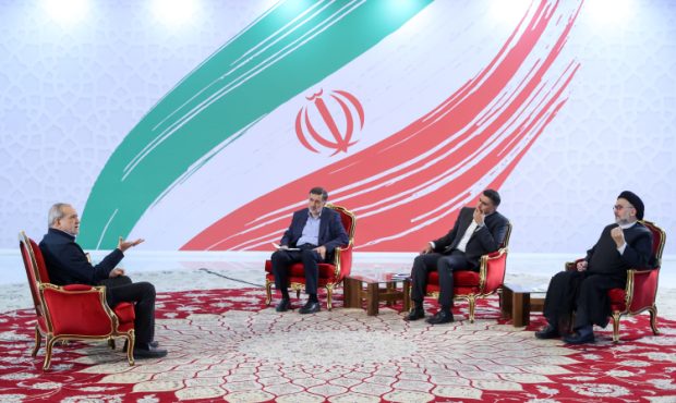 کشورهایی که ناقض قوانین بینالمللی هستند، صلاحیت متهم کردن ایران به نقض این قوانین را ندارند کشورهایی که ناقض قوانین بینالمللی هستند، صلاحیت متهم کردن ایران به نقض این قوانین را ندارند