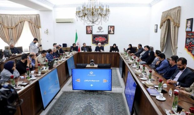 عارف: در شرایط متعادل آماده مذاکره هستیم