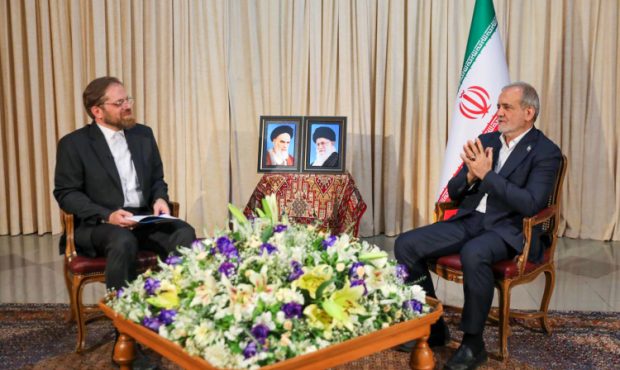 وحدت و انسجام ملی مهم‌ترین عامل عبور از موانع و تحقق عدالت در توسعه استان‌ها است