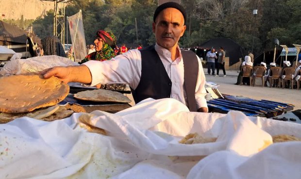 طلوع طعمها در کرمان؛ سومین جشنواره ملی نان آغاز شد طلوع طعمها در کرمان؛ سومین جشنواره ملی نان آغاز شد