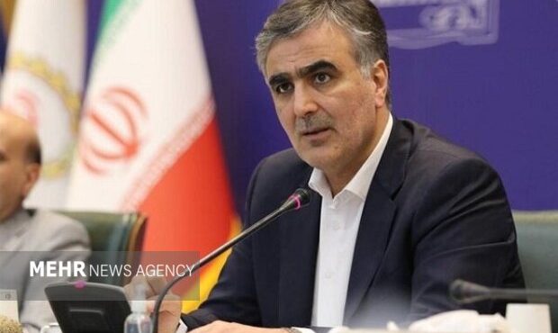 فرزین: شرکتهای زیرمجموعه بانکها اقساطی فروخته میشوند فرزین: شرکتهای زیرمجموعه بانکها اقساطی فروخته میشوند