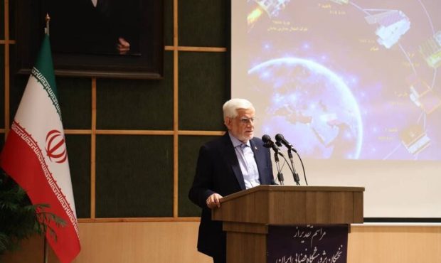 عارف: راهی جز دستیابی به علوم فضایی نداریم
