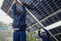 کرمان در راه اندازی نیروگاه های خورشیدی استان پیشرو است