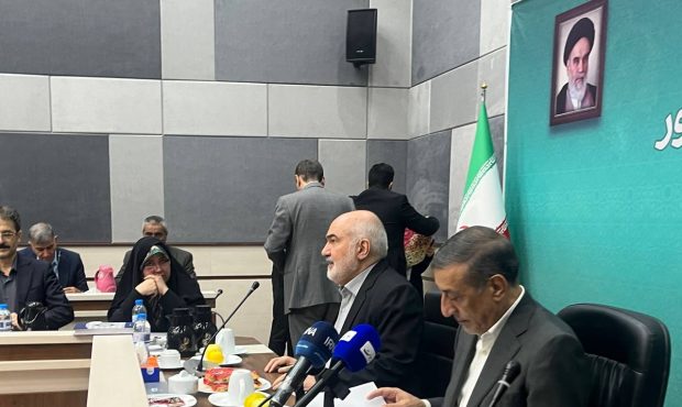 دولت باید کوچک شود و میدان را به بخش خصوصی بسپارد دولت باید کوچک شود و میدان را به بخش خصوصی بسپارد