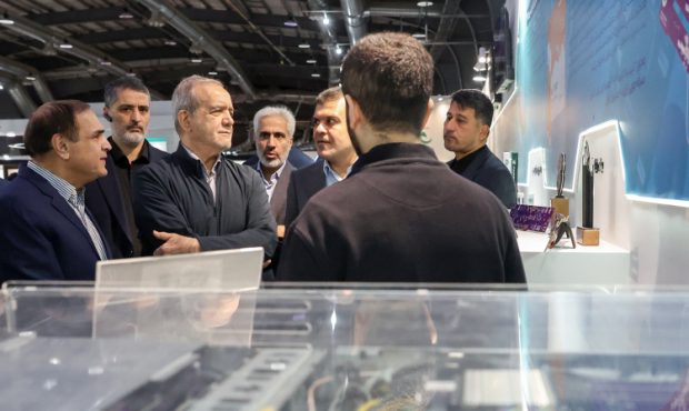 بازدید دکتر پزشکیان از شانزدهمین نمایشگاه بین‌المللی فناوری نانو و نخستین نمایشگاه فناوری‌های روزآمد