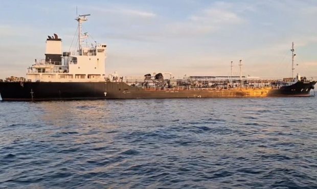 توقیف کشتی حامل ۴ میلیون لیتر سوخت قاچاق در خلیج فارس