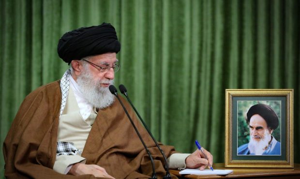 رهبر انقلاب: نیاز مهم امروز جهان، نظام عادلانه ملّی و بین‌المللی اسلامی است