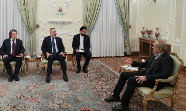 باور داریم از مرزهایی که تجارت، علم و فرهنگ عبور کند، هرگز تروریسم و اسلحه عبور نخواهد کرد