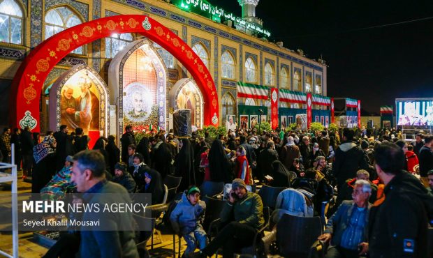 پرشورترین وداع؛ زوار شهید سلیمانی در تقارن شهادت و ولادت پرشورترین وداع؛ زوار شهید سلیمانی در تقارن شهادت و ولادت