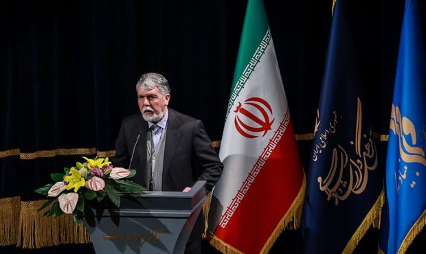 صالحی: خوشنویسی عروس هنرهای ایرانی و تجسم کتبی وحی است صالحی: خوشنویسی عروس هنرهای ایرانی و تجسم کتبی وحی است