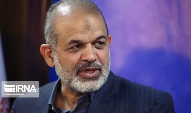 وزیرکشور: با عاملان حادثه مشهد برخورد خواهد شد