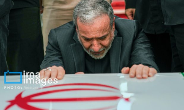 عراقچی: ملت تا آخرین قطره خون ایستادگی خواهد کرد عراقچی: ملت تا آخرین قطره خون ایستادگی خواهد کرد