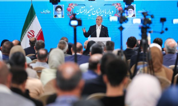 تعامل و مراوده با دیگر کشورها و ملت‌ها رمز اصلی رشد و پیشرفت است