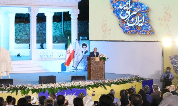 ملت ایران قدر سرمایههای فرهنگی خود را میدانند/ ایران، حیثیت و شناسنامه ما است ملت ایران قدر سرمایههای فرهنگی خود را میدانند/ ایران، حیثیت و شناسنامه ما است