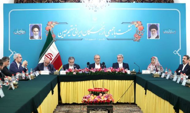 در دیدارها و نشستهای این سفر توافقات خوبی داشتیم که فعالان عرصههای مختلف باید به اجرایی شدن آنها کمک کنند در دیدارها و نشستهای این سفر توافقات خوبی داشتیم که فعالان عرصههای مختلف باید به اجرایی شدن آنها کمک کنند
