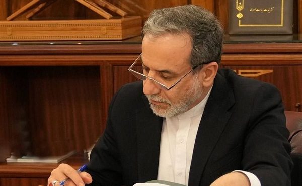 نامه وزیر امور خارجه به همتایان خارجی خود در رد اقدام سه کشور اروپایی و آمریکا نامه وزیر امور خارجه به همتایان خارجی خود در رد اقدام سه کشور اروپایی و آمریکا