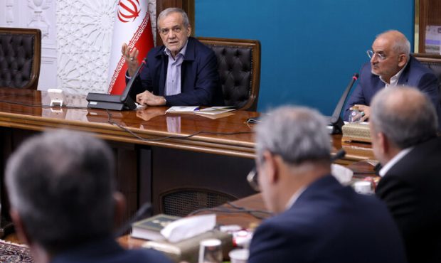 پزشکیان: دولت به دنبال راهحلهای جامع برای مقابله با کمآبی است پزشکیان: دولت به دنبال راهحلهای جامع برای مقابله با کمآبی است