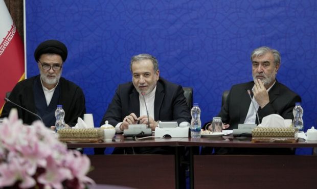 برگزاری نشست کمیسیون امنیت ملی و سیاست خارجی مجلس با عراقچی برگزاری نشست کمیسیون امنیت ملی و سیاست خارجی مجلس با عراقچی