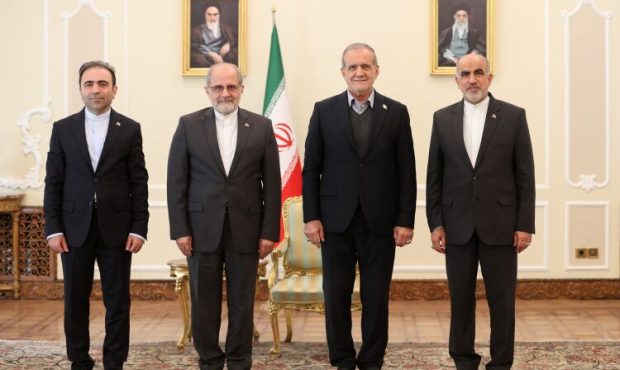 رئیس جمهور: خنثی‌سازی تبلیغات ضدایرانی از مسئولیت‌های مهم سفرا است