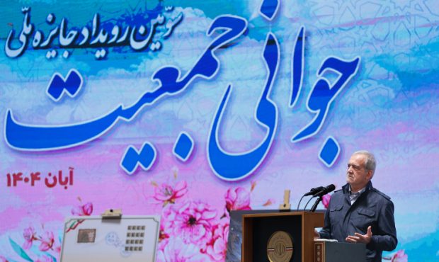 زندگی آسان و اثرگذار با کنار گذاشتن تشریفات و تجملات امکانپذیر است زندگی آسان و اثرگذار با کنار گذاشتن تشریفات و تجملات امکانپذیر است