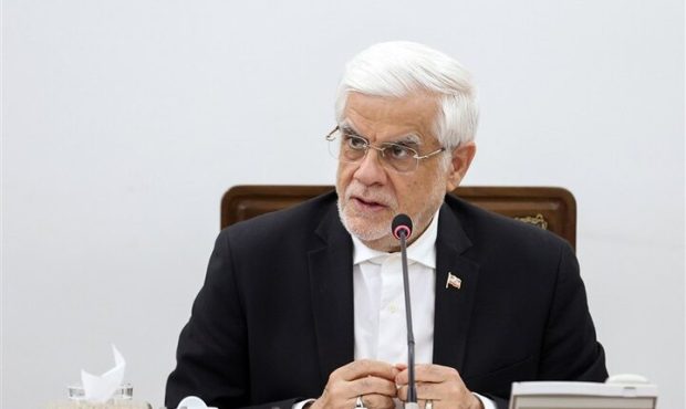 عارف: عوائد حاصل از مصوبه بنزین در قالب کالابرگ به مردم ارائه میشود عارف: عوائد حاصل از مصوبه بنزین در قالب کالابرگ به مردم ارائه میشود