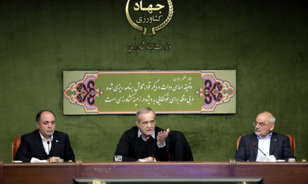 اصلاح شیوه تخصیص ارز ترجیحی با هدف حمایت مستقیم از مصرفکنندگان اجرا میشود اصلاح شیوه تخصیص ارز ترجیحی با هدف حمایت مستقیم از مصرفکنندگان اجرا میشود