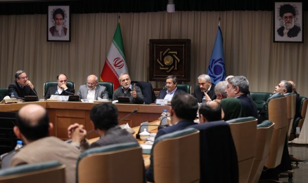 دستور مهم دکتر پزشکیان برای رفع موانع اجرایی تفویض اختیارات استانداران مرزی